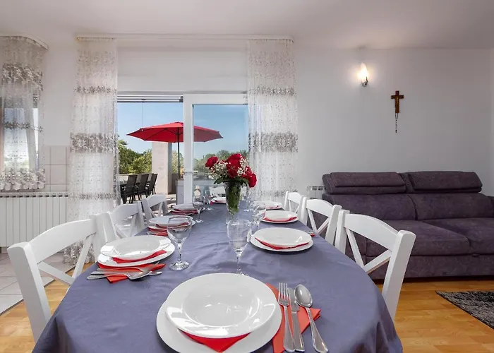 Gorgeous Apartment In Dracevac Ninski *
