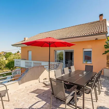 Ferienhaus Gorgeous Apartment In Dracevac Ninski *