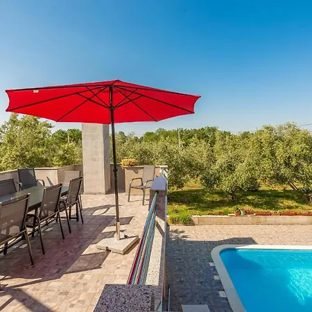 Gorgeous Apartment In Dracevac Ninski Ferienhaus *