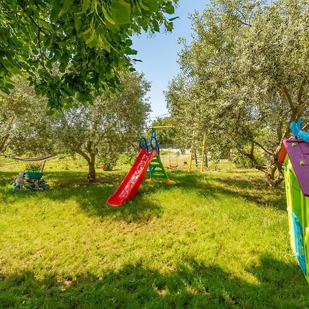 Ferienhaus Gorgeous Apartment In Dracevac Ninski