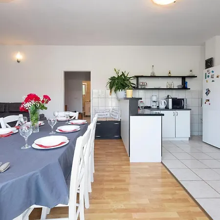 Ferienhaus Gorgeous Apartment In Dracevac Ninski *