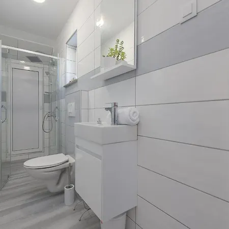 Gorgeous Apartment In Dracevac Ninski *