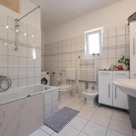 Nice Apartment In Dracevac Ninski Feriehus *