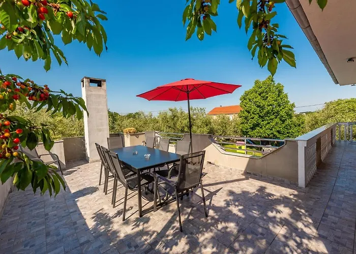 Дом отдыха Gorgeous Apartment In Dracevac Ninski