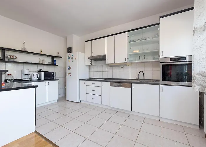 Gorgeous Apartment In Dracevac Ninski