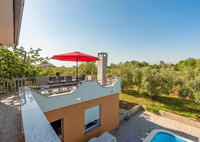 Gorgeous Apartment In Dracevac Ninski Nyaraló Dračevac Ninski